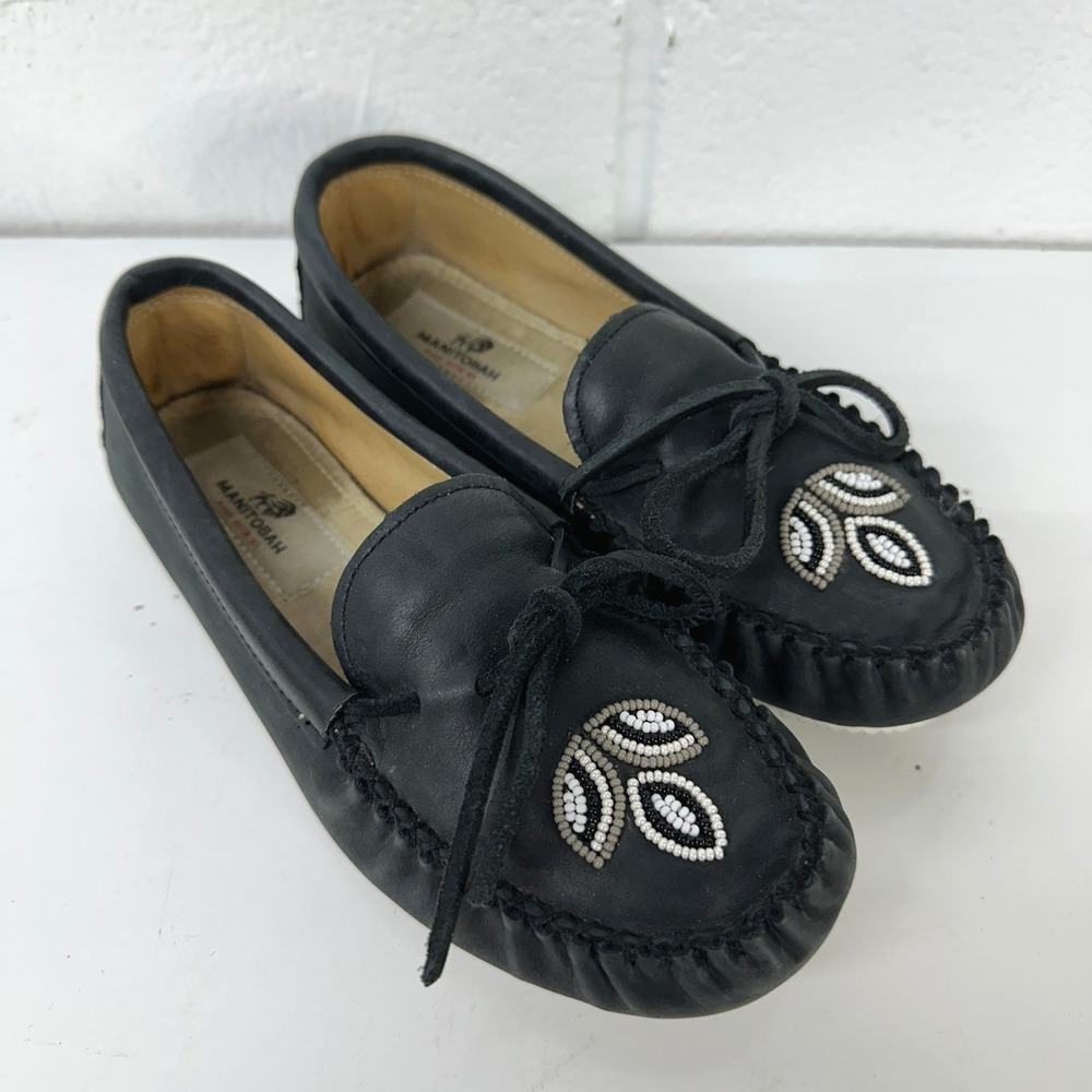 Manitobah Moccasins Black Beaded‎ Leaf Slip On / Women's Seven